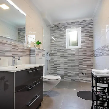 Awesome In Krk With Wifi And 1 Bedrooms Daire
