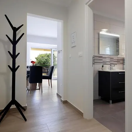 Awesome In Krk With Wifi And 1 Bedrooms
